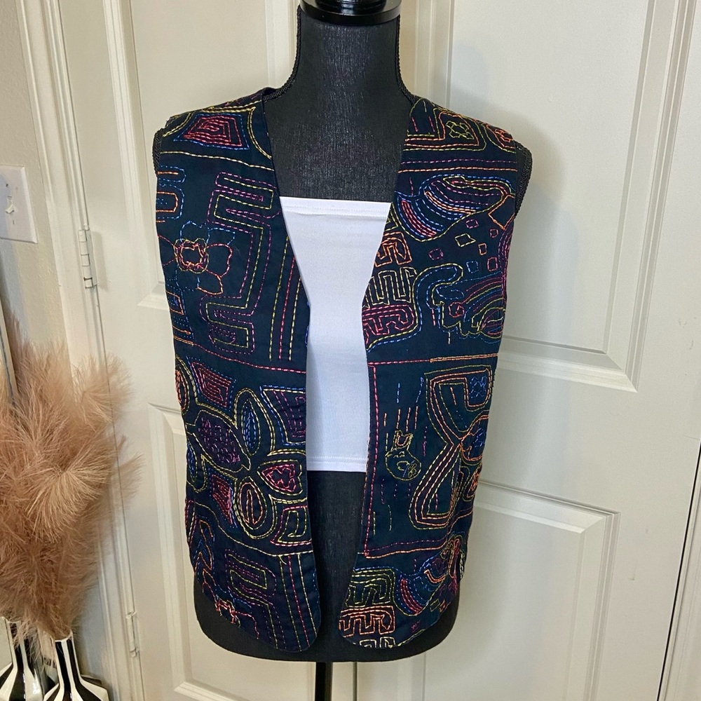 Units Jackets & Coats Women’s Vintage Embroidered Vest Size Medium
